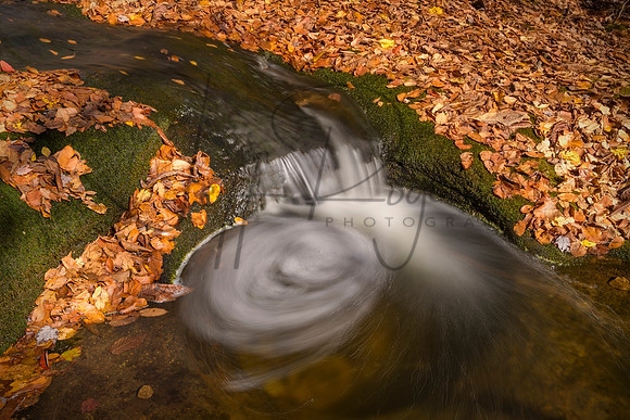 04_Waterfall_EKY4202_24x36