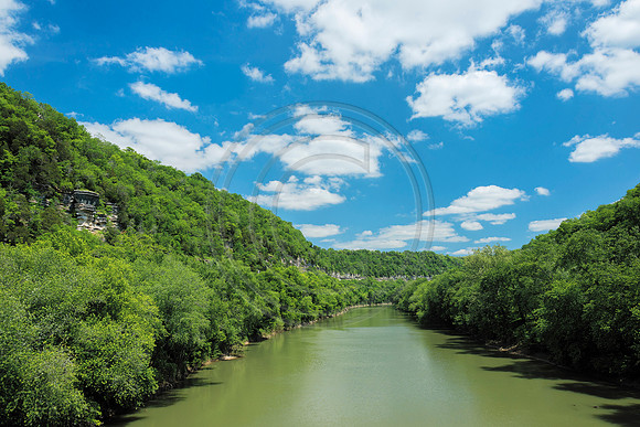 KY_CoverRiverPalisades-1730