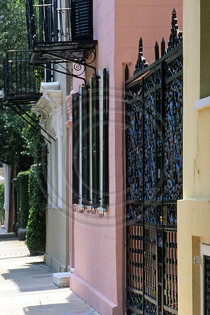 Charleston_Rainbow_Row
