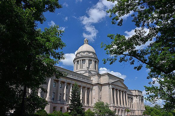 Frankfort_Capitol3495
