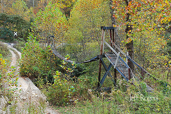 SwingingBridge8970