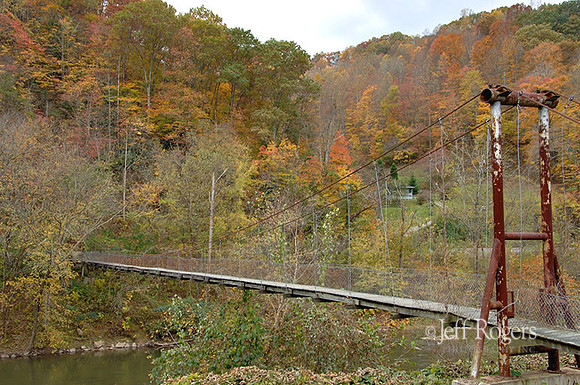 SwingingBridge8180